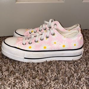 Pink platform converse with daisy’s.
